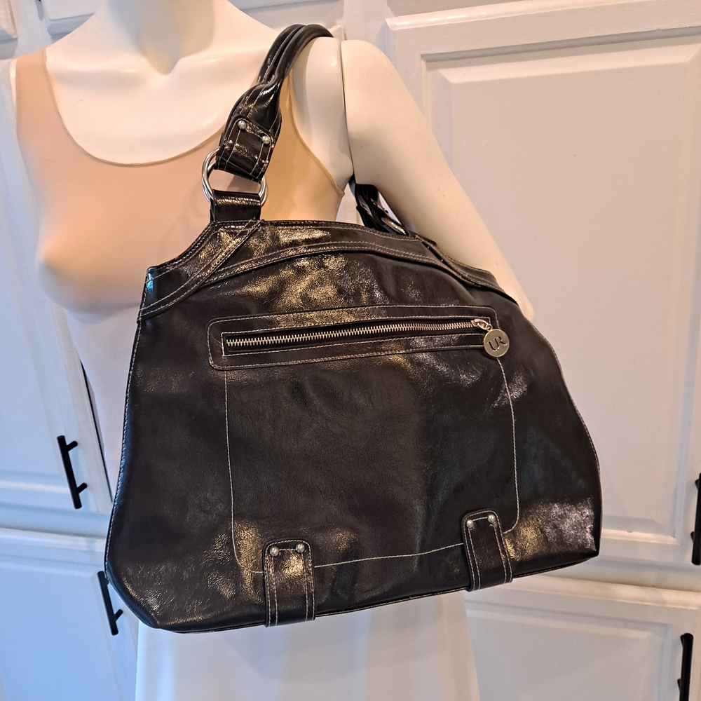 Usher Shiny Patent Leather Black Shoulder Bag With White Stitching